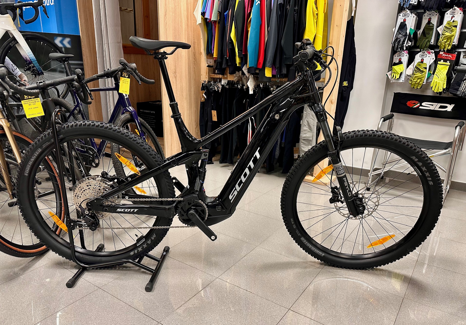 SCOTT Strike 30 2027